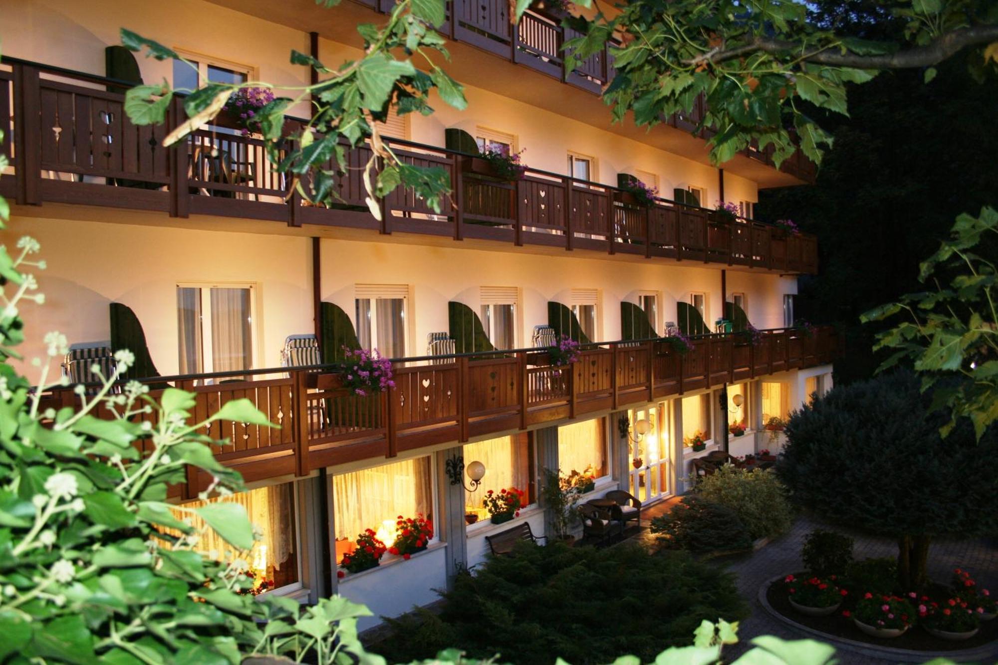 Hotel Miralago Molveno Esterno foto