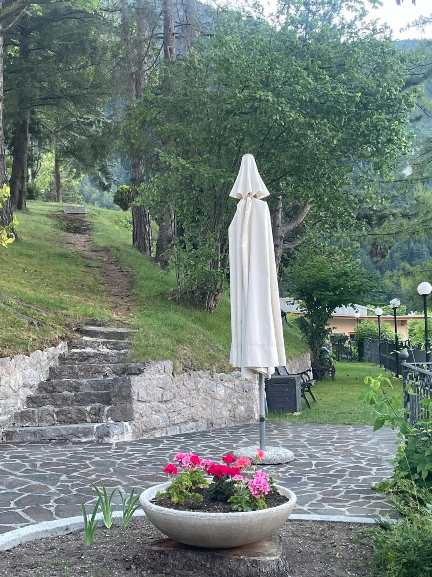 Hotel Miralago Molveno Esterno foto