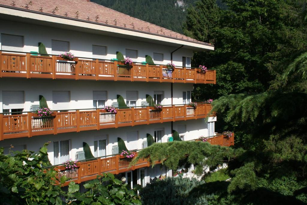 Hotel Miralago Molveno Esterno foto