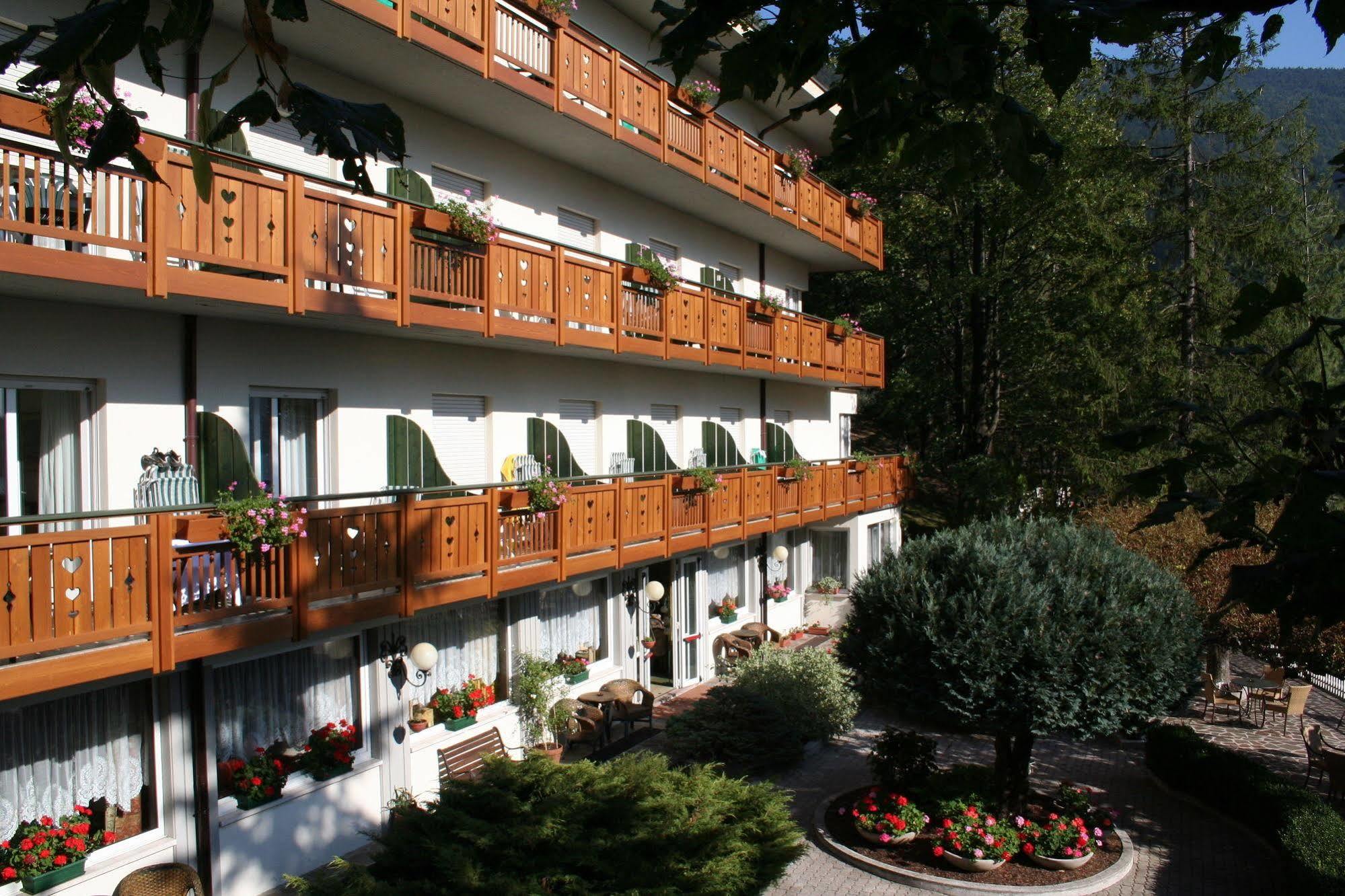 Hotel Miralago Molveno Esterno foto